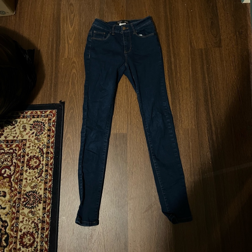 Low waisted denim jeans 💙👖